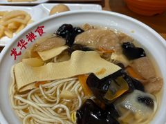 罗汉浇头净素面-龙华素斋(龙华路店)