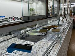 -翰佐蔡司小乐圆·依视路星趣控·暴龙眼镜折扣店