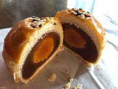 蛋黄酥-赞记龙凤礼饼(宝源路店)