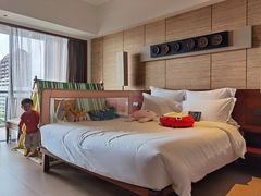 -三亚湾海居铂尔曼度假酒店