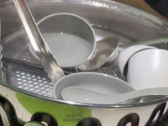 -洪氏嗨捞·广东猪肚鸡·椰子鸡火锅(西咸万象城店)