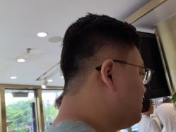 -一東造型烫发染发