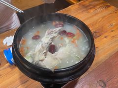 参鸡汤-百年石锅饭·朝鲜族传统民餐