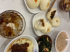 -李与白包子铺(桐梓林店)