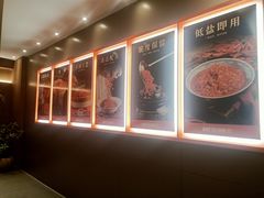 -阿瓦山寨·湘菜现炒·剁椒鱼头王(咸阳总店)