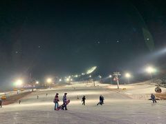 -中旅松花湖滑雪场