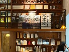 -彳亍咖啡·这里(水湾路店)