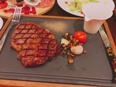 -恰餐厅及酒吧 CHAR Bar & Grill (北京丽都皇冠假日店)