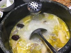 -南渝食府.墨脱石锅松茸鸡