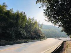 -艺漫酒店(苏州寒山寺狮山路地铁站店)