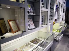 -提一眼镜·蔡司·依视路(小寨店)