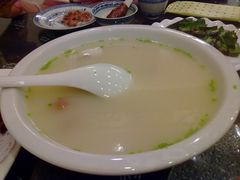 黄豆猪脚汤-白家餐厅(徐家汇店)