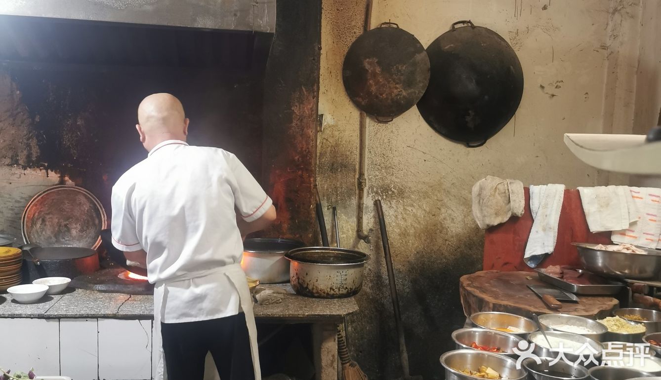 都慕名而来,现在风头过去了,恢复了平静