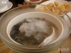 烟雾缭绕的海底椰凉粉-糖朝(尖沙咀店)