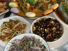 -丹水桥地锅鱼·翘嘴鲌·地方特色全鱼宴(丹江口大坝店)
