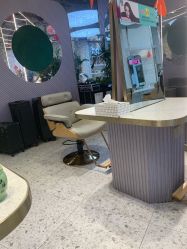 -PE SALON 