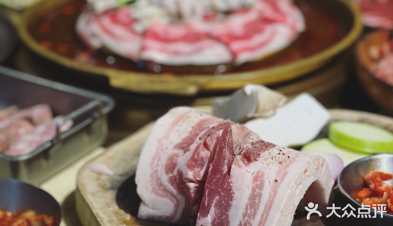 味觉随着升腾的烟火，瞬间便至韩国露营地。