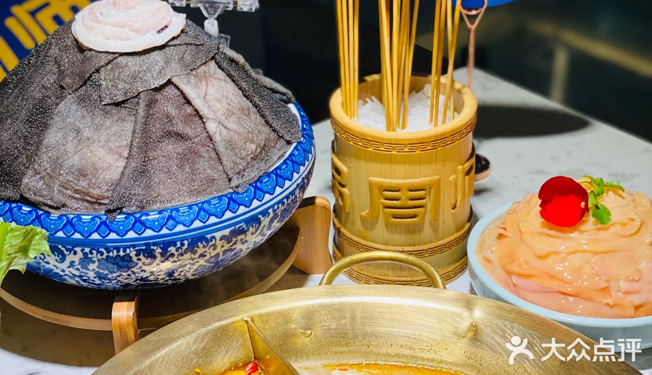 高能来袭📢重庆“黑珍珠”＋“必吃榜”双料王火锅终于来魔都啦~