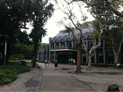 在公园里-御花园·粤菜·海鲜火锅(中山公园店)