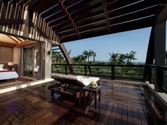 -三亚湾海居铂尔曼度假酒店