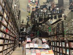 -钟书阁(群光广场店)