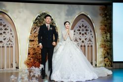 -红馆妆造(中央大街店)