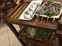 -憨石匠鲜菜土火锅(昆都店)
