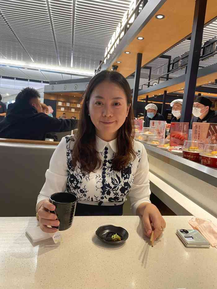 小乔回转寿司(皇城恒隆广场店)-"小乔寿司真的是不错.