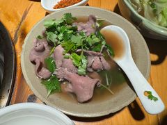 -大众跷脚牛肉馆·非遗传承单位(峨眉山店)