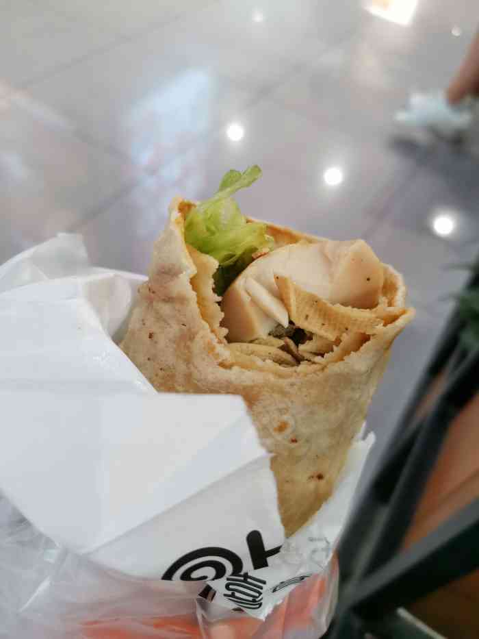 西直门凯德mall负一楼华联超市口.