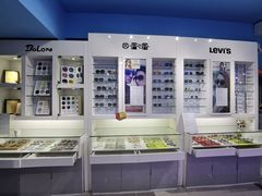-提一眼镜·蔡司·依视路(小寨店)
