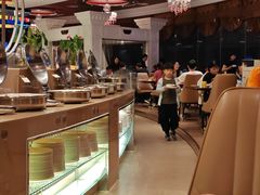-荣誉国际酒店-云顶旋转餐厅