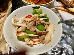 -粉八·云南米线·建水烧烤(常熟路店)