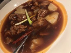 鲍汁萝卜牛腩煲-留半山·香港食堂(啦啦宝都店)
