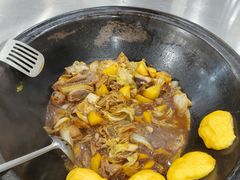 -粘豆包柴火铁锅炖