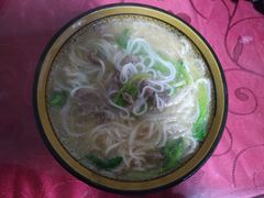 -邱芳粉店(迎宾大道旗舰店)