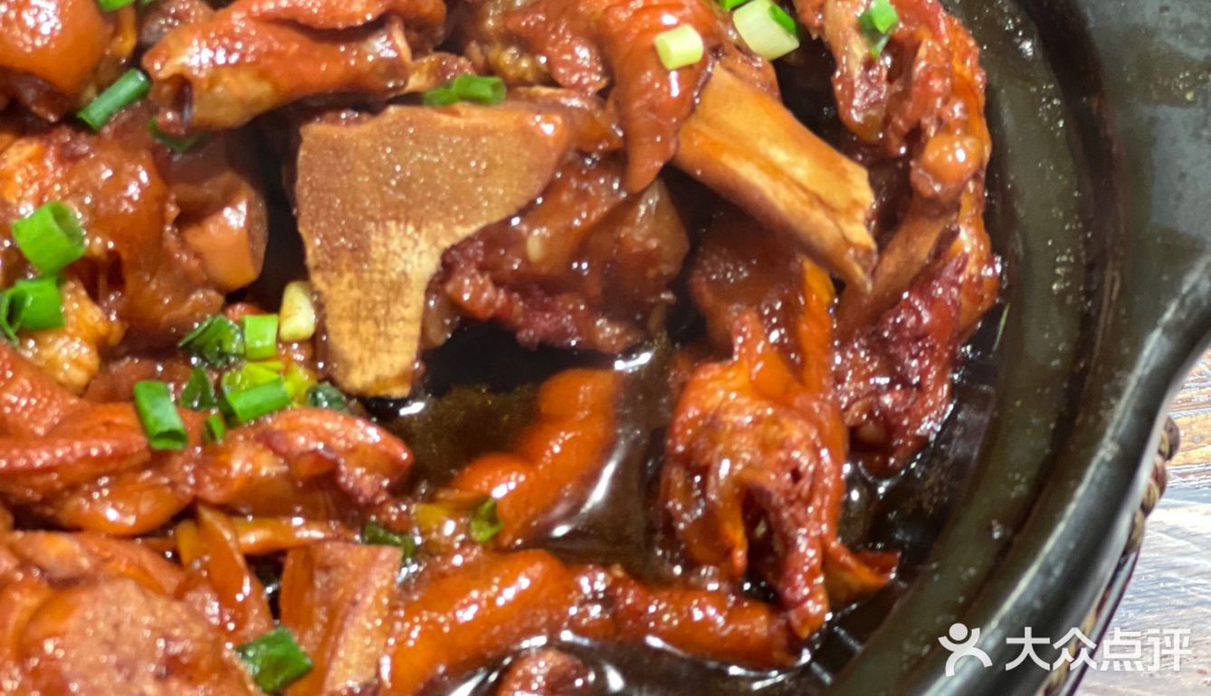  鲜活的海鲜现捞,现捞现焗！超满足！就在旧村‼️
