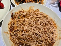 馓子拌皮蛋-巴厘龙虾·榜首油焖大虾(音乐学院·沿江酒馆店)