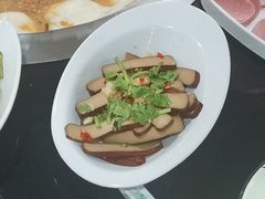 冷拌香干-三里屯土灶炖公鸡地锅鸡(江东店)