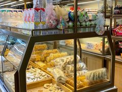 面包甜点陈列柜-玛尔哈巴·塔塔尔糕点(华侨小区店)