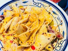 -阿瓦山寨·湘菜现炒·剁椒鱼头王(咸阳总店)