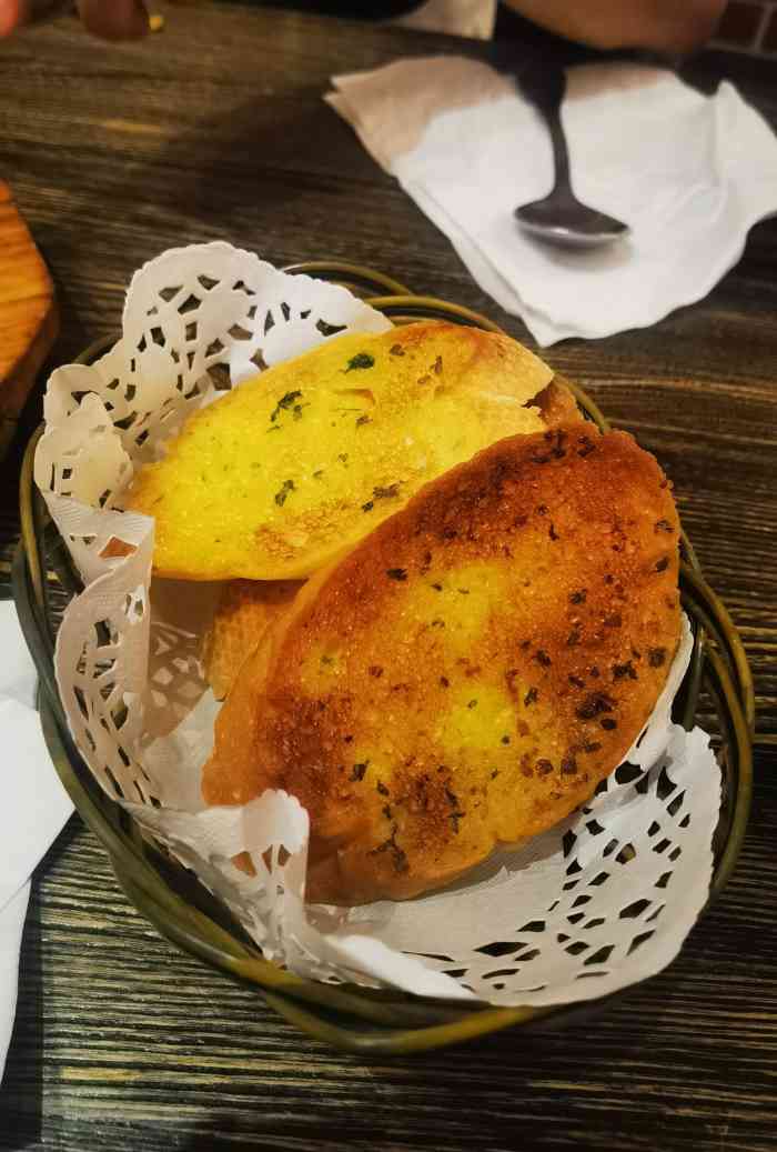 豪尚豪牛排馆(花乡奥莱村店)-"菜品中规中矩,服务态度很差,其中一个稍