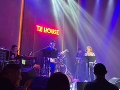 -TZ House音乐现场(来福士中心店)