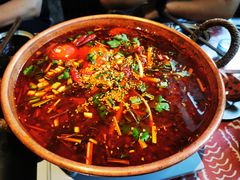 昆明寻甸酸菜牛肉火锅-云边嬢嬢·云南野料现摏火锅