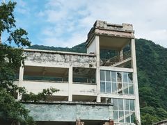-四川汶川特大地震漩口中学遗址