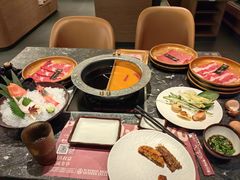 -牛YO寿喜烧·铁板烧和牛火锅自助(市府恒隆店)