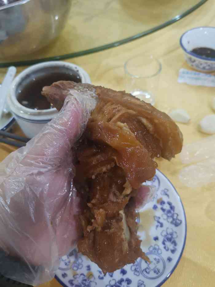 伟记牛蹄(道滘店)-"一小片果园及鱼塘中的餐厅.牛蹄软糯但不肥.