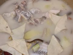 -滇香肴·云南菜蒸汽石锅鱼(云南北路店)