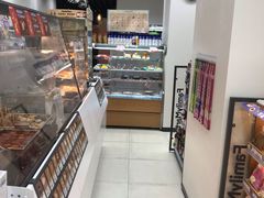 -全家便利店(江湾镇站店)
