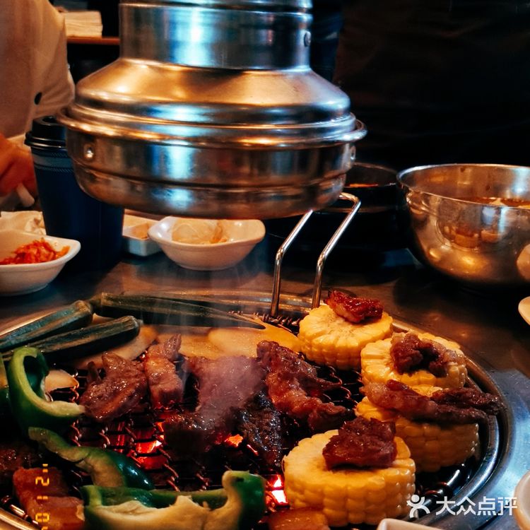 街边氛围感满点的烤肉店推荐